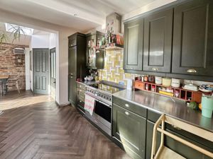 Kitchen- click for photo gallery